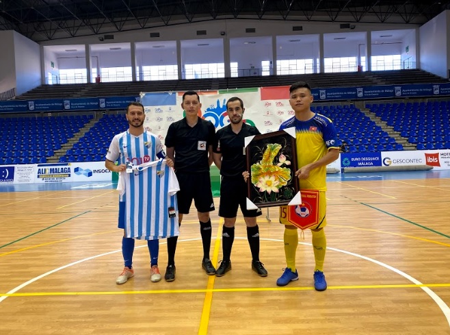 ĐT Futsal có trận giao hữu thứ 2 với CLB Malaga CF Futsal viet nam co chien thang dau tien tai Tay Ban Nha
