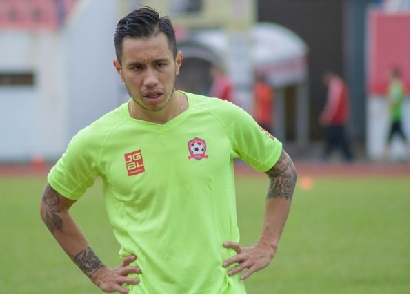 Michael Nguyễn không thể thi đấu cho Hải Phòng tại lượt đi V.League 2020 Michael Nguyen khong the khoac ao Hai Phong