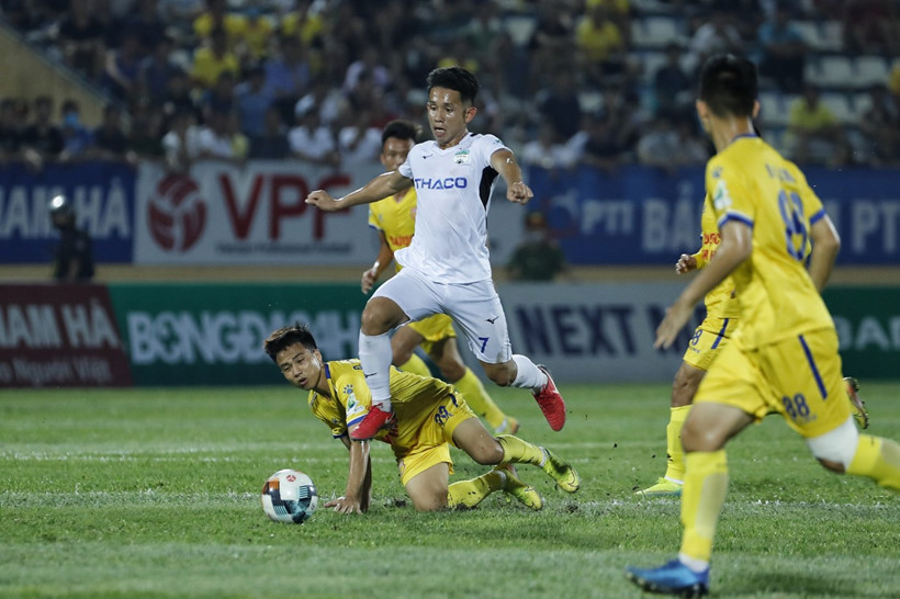 Dàn sao HAGL gục ngã trên SVĐ Thiên Trường Nam Định 2-0 HAGL