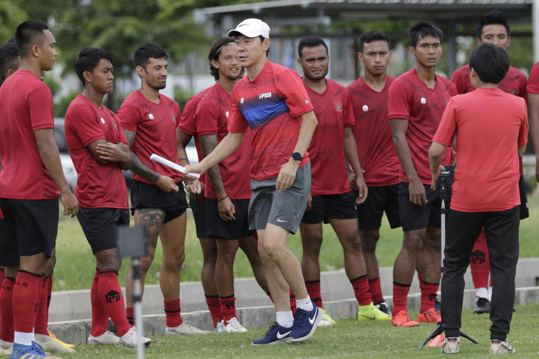 ĐT Indonesia sẽ tập trung trong tháng 7 HLV Shin Tae Yong tro lai Indonesia
