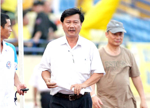 Chủ tịch CLB Quảng Nam chấp nhận xuống hạng trong trường hợp bất khả kháng Quang Nam chap nhan xuong hang v-league 2020