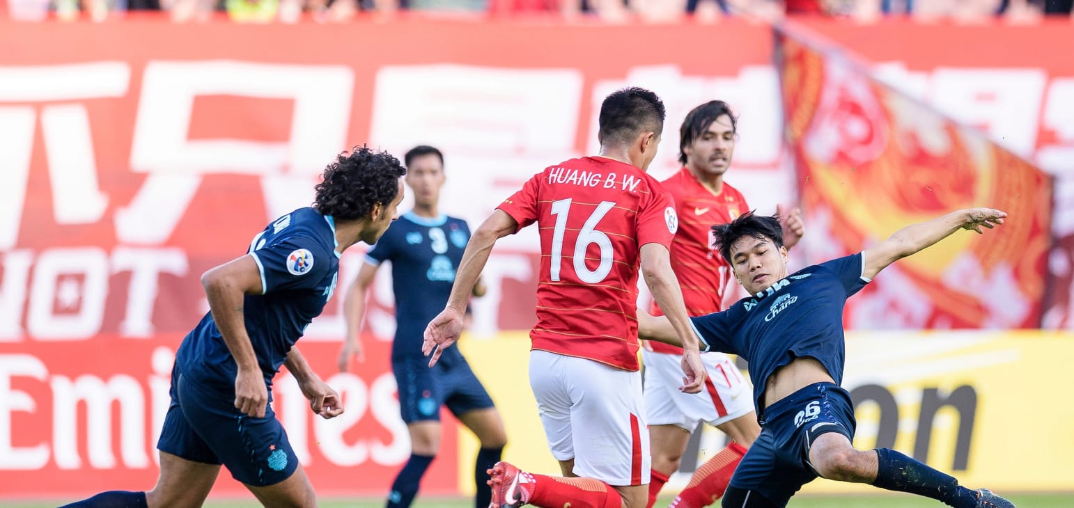 Buriram United hòa đối thủ ngay trên sân khách Buriram United, Guangzhou Evergrande, Trung Quốc