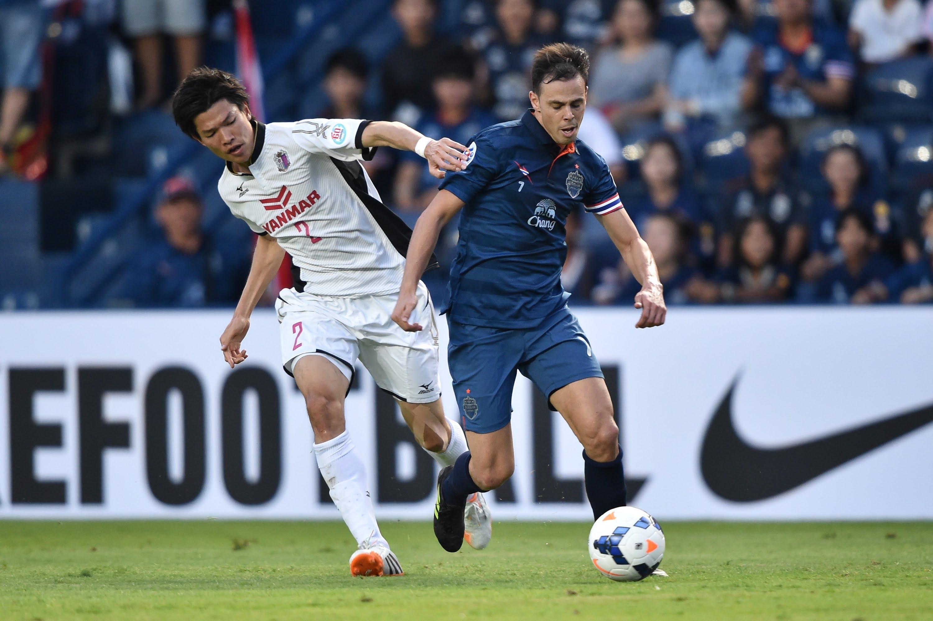 Buriram United tiếp tục tạo ấn tượng Buriram United, Osaka, v-league 2018